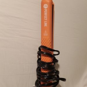 Perfect Line Flat Iron